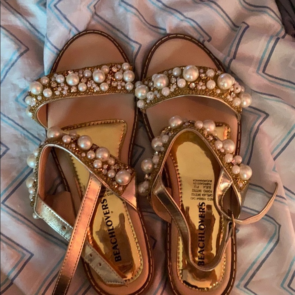 Pearl sandals